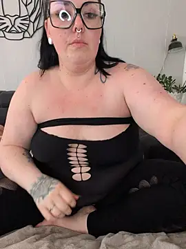 -BonnieBlack- online show from April 9, 6:19 am