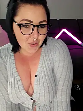 -BonnieBlack- online show from November 4, 7:57 am