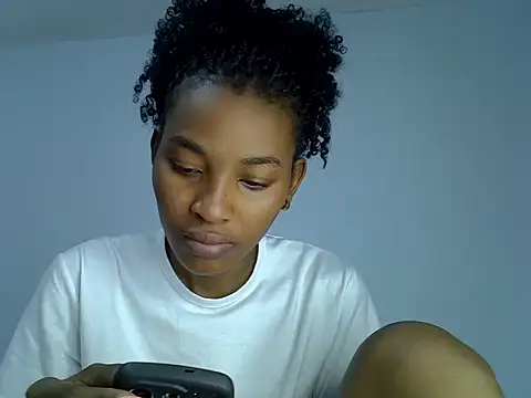 cute-alexis online show from September 18, 7:18 am