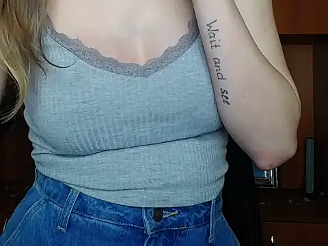 StrangerGi online show from January 10, 7:57 am