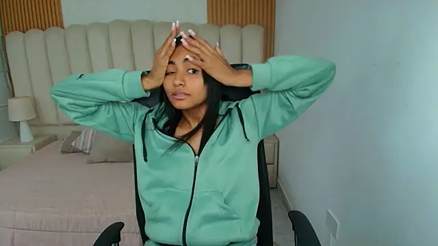 shaneelle online show from February 14, 4:03 am