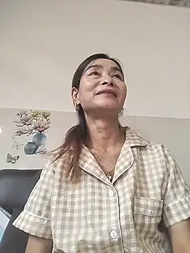 Sexy-ladyboobs20 online show from May 16, 5:10 am