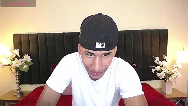 soft attraction online show from April 20, 7:39 pm