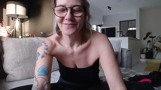 godinflower online show from November 17, 2:51 pm