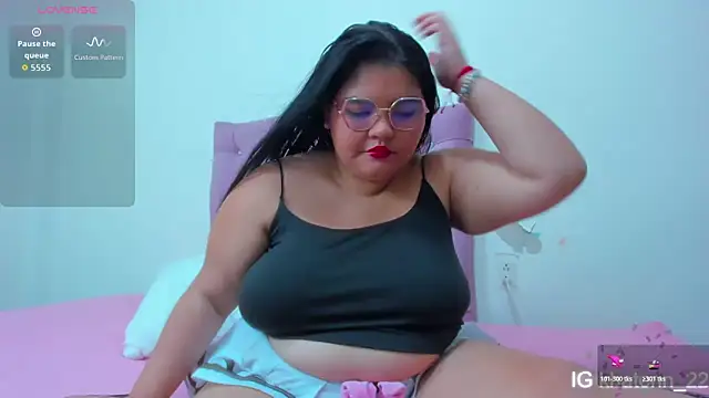 april lopez6 online show from October 23, 3:45 am