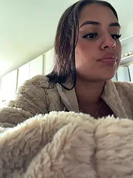 EmmaTorres  online show from February 9, 9:17 pm