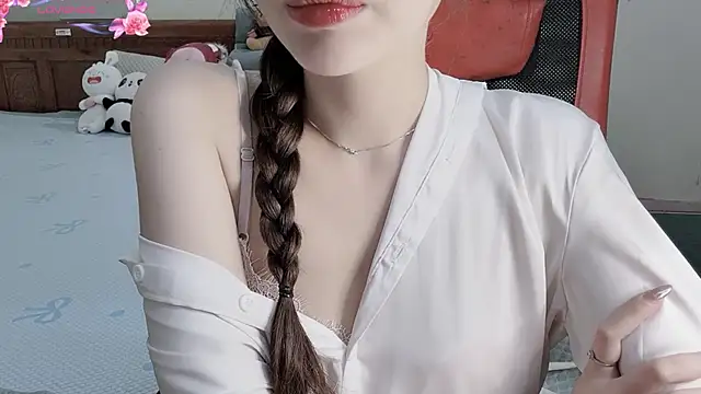 TrinhH Nabbi online show from April 11, 1:37 pm