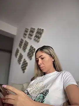 RaquelleDevon online show from March 30, 10:48 am