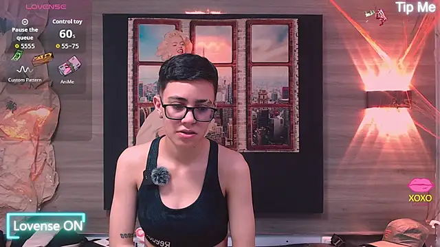 Cutie Shy  online show from October 30, 7:04 pm