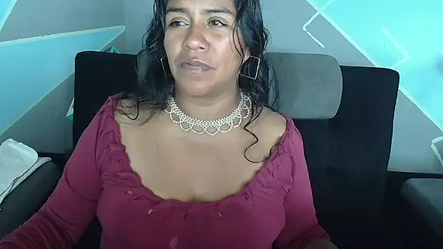 saggil23 online show from October 27, 5:30 pm