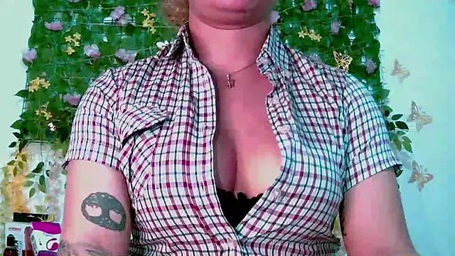 Crysrus online show from March 4, 1:45 am