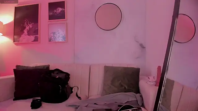 lara madisson online show from September 30, 5:46 am