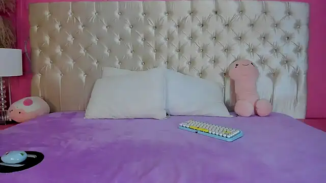 Julieta Cortes   online show from March 9, 11:57 am