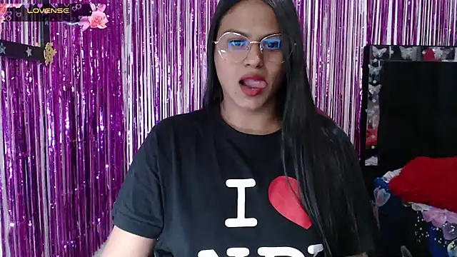 SweetAlmaa online show from January 8, 10:58 pm