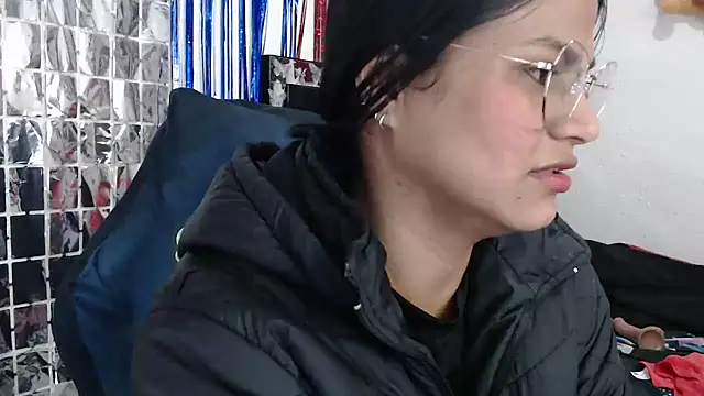 SweetAlmaa online show from September 25, 9:30 am