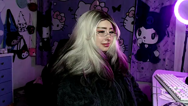 lussyevans24 online show from March 25, 8:50 am