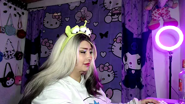 lussyevans24 online show from February 6, 7:12 am