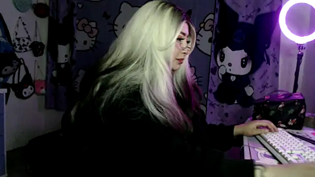 lussyevans24 online show from March 31, 2:33 am