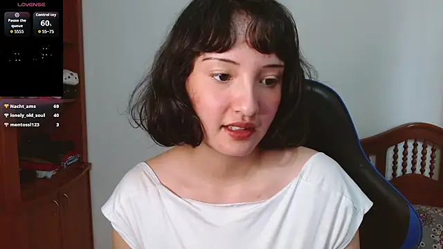 alexaa08 online show from October 10, 4:45 pm