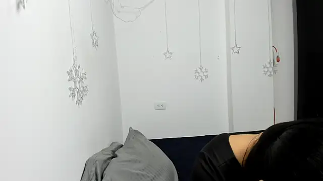 monse 02 online show from April 1, 1:34 pm