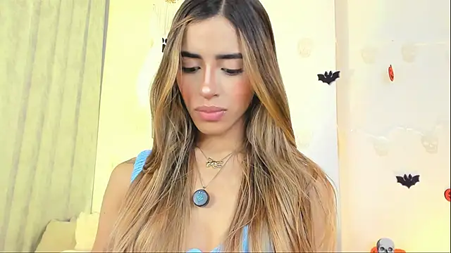 StormiRusso online show from October 23, 1:00 am