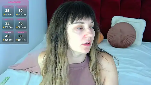 VioletUmi online show from November 9, 9:05 am