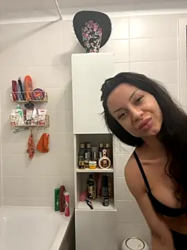 cara mella online show from December 4, 8:09 pm