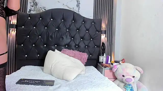 Natasha Hart online show from October 3, 4:28 am