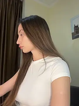 Polli Kiss online show from October 1, 8:36 pm