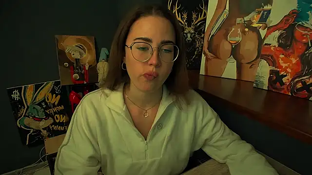 luxie milady online show from March 1, 12:49 pm