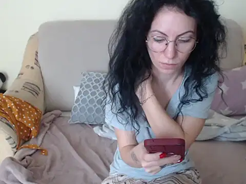 Emmatoo online show from February 16, 9:53 am