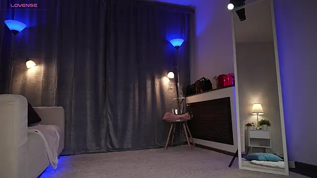 Amely Young online show from October 19, 2:57 am