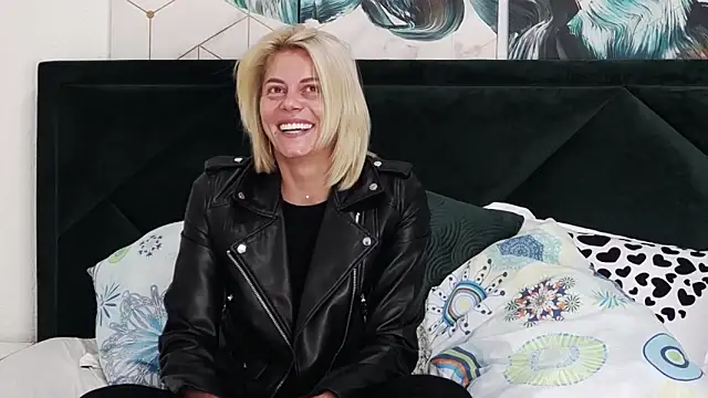 tanyagrey online show from April 17, 5:31 am