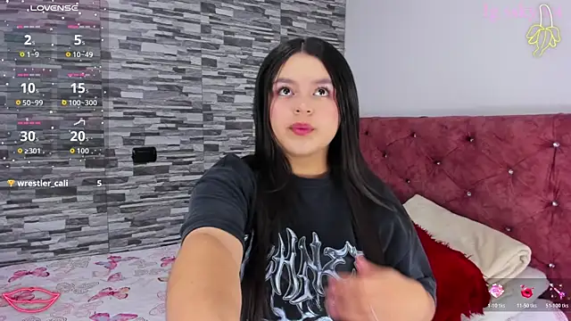 skyhotgirll online show from December 16, 6:25 pm