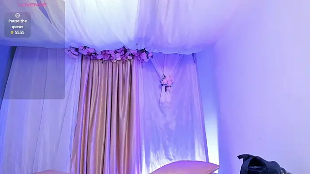 salomee star  online show from February 2, 6:29 pm