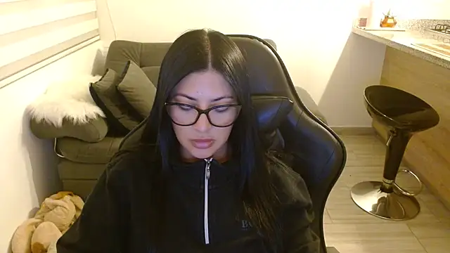 Charlotte cute18 online show from April 11, 3:23 am