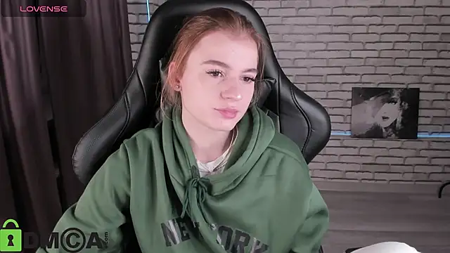 Stacey Brown online show from December 21, 1:21 am