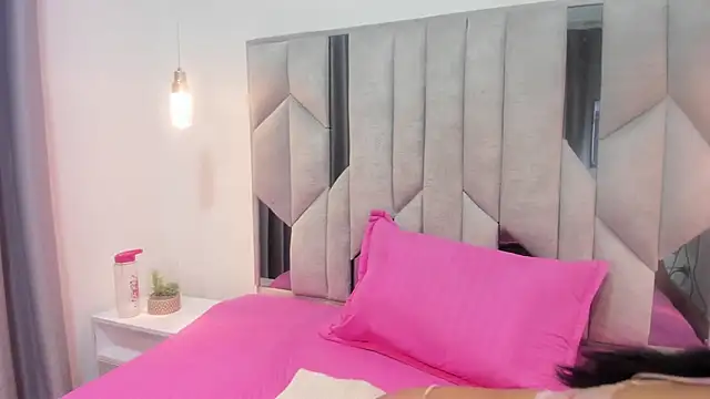 Alliccee online show from October 14, 6:54 pm