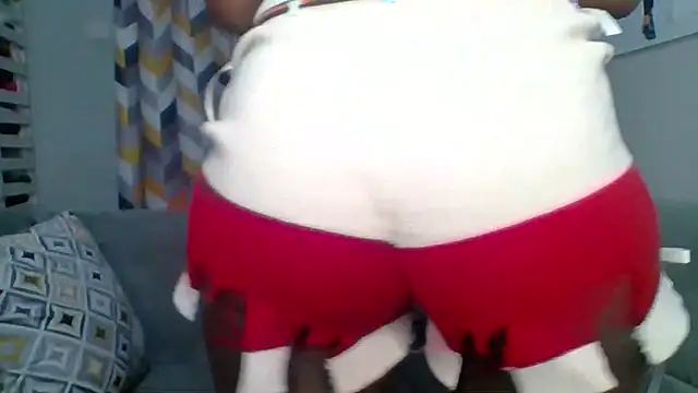 Petite 254 online show from February 3, 2:53 am