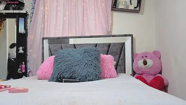 Hotsamantamature online show from January 6, 10:02 pm