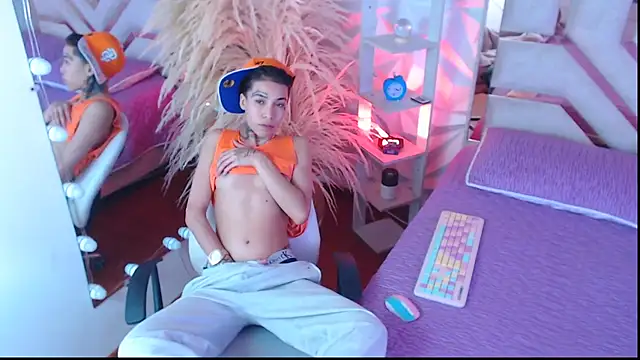 Jonesliam23 online show from September 22, 7:45 pm