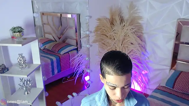 Jonesliam23 online show from March 27, 7:36 pm