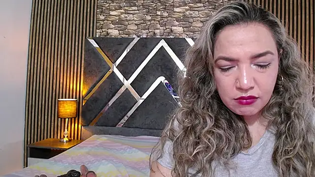 marie hss online show from February 17, 7:57 pm