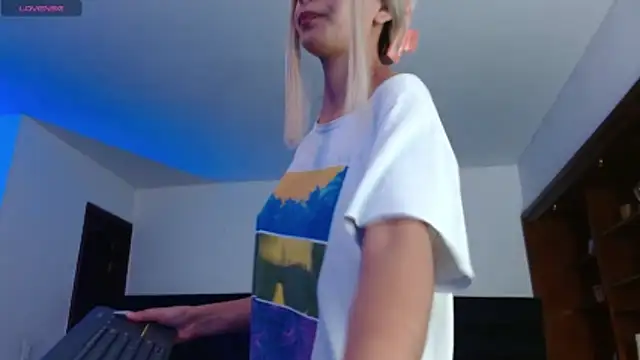 peyton golden1 online show from March 12, 3:31 am