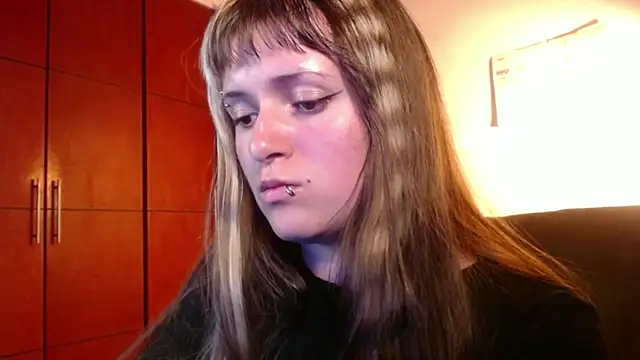 NEXT DOOR GIRL  online show from October 4, 10:47 pm