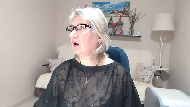 FleurMays online show from April 14, 11:32 am