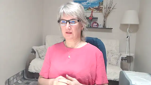 FleurMays online show from November 15, 7:42 am