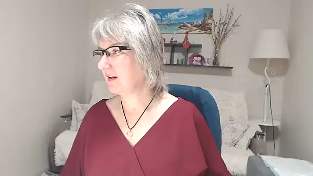 FleurMays online show from December 1, 5:00 am