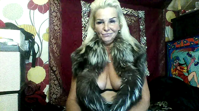 CassandraSandra44 online show from December 4, 4:52 pm