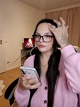 Jujuicy 97 online show from October 2, 6:35 pm